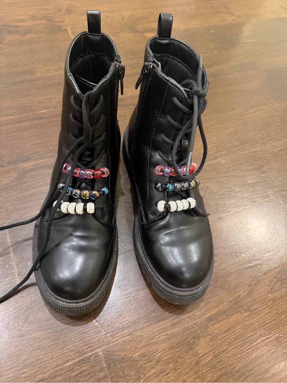 Steve Madden Girls Lace-Up Combat Boots with beaded laces. Size 3.